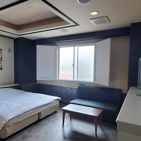 Hotel Golf Tsunashima (Adults Only) Йокогама Екстер'єр фото