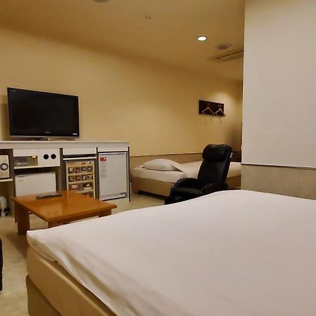 Hotel Golf Tsunashima (Adults Only) Йокогама Екстер'єр фото