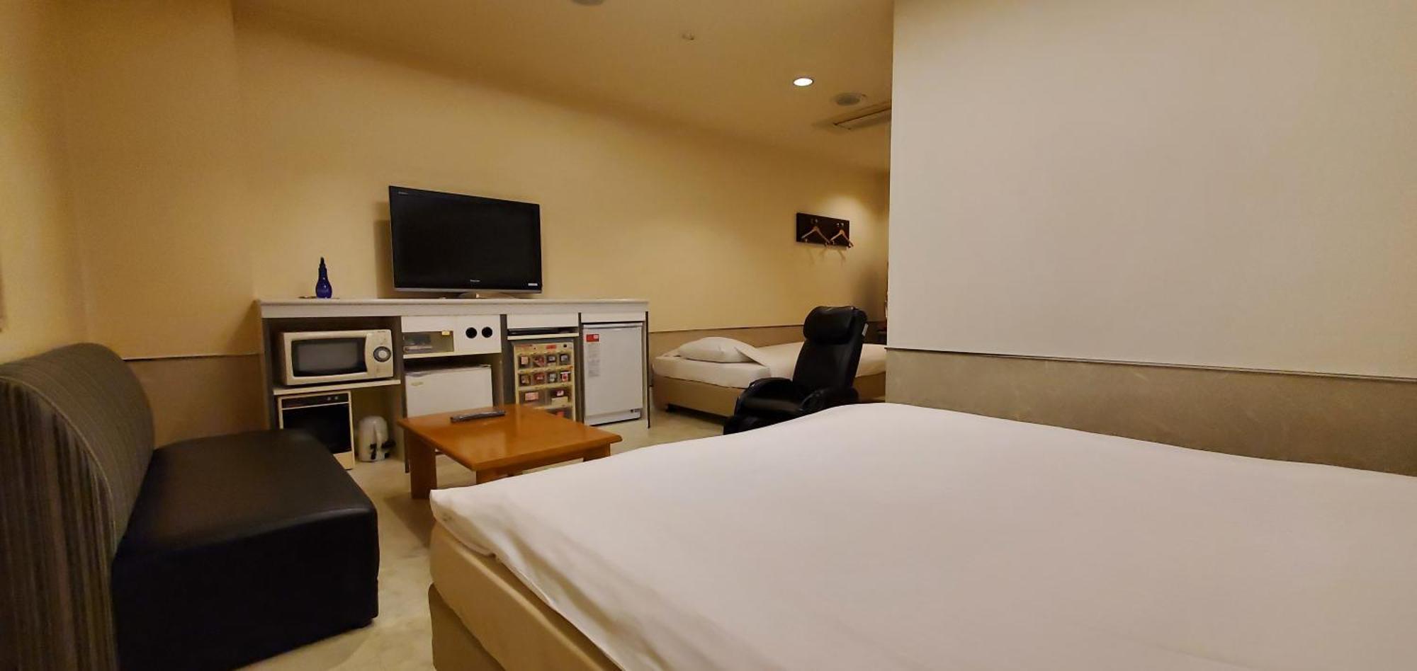 Hotel Golf Tsunashima (Adults Only) Йокогама Екстер'єр фото