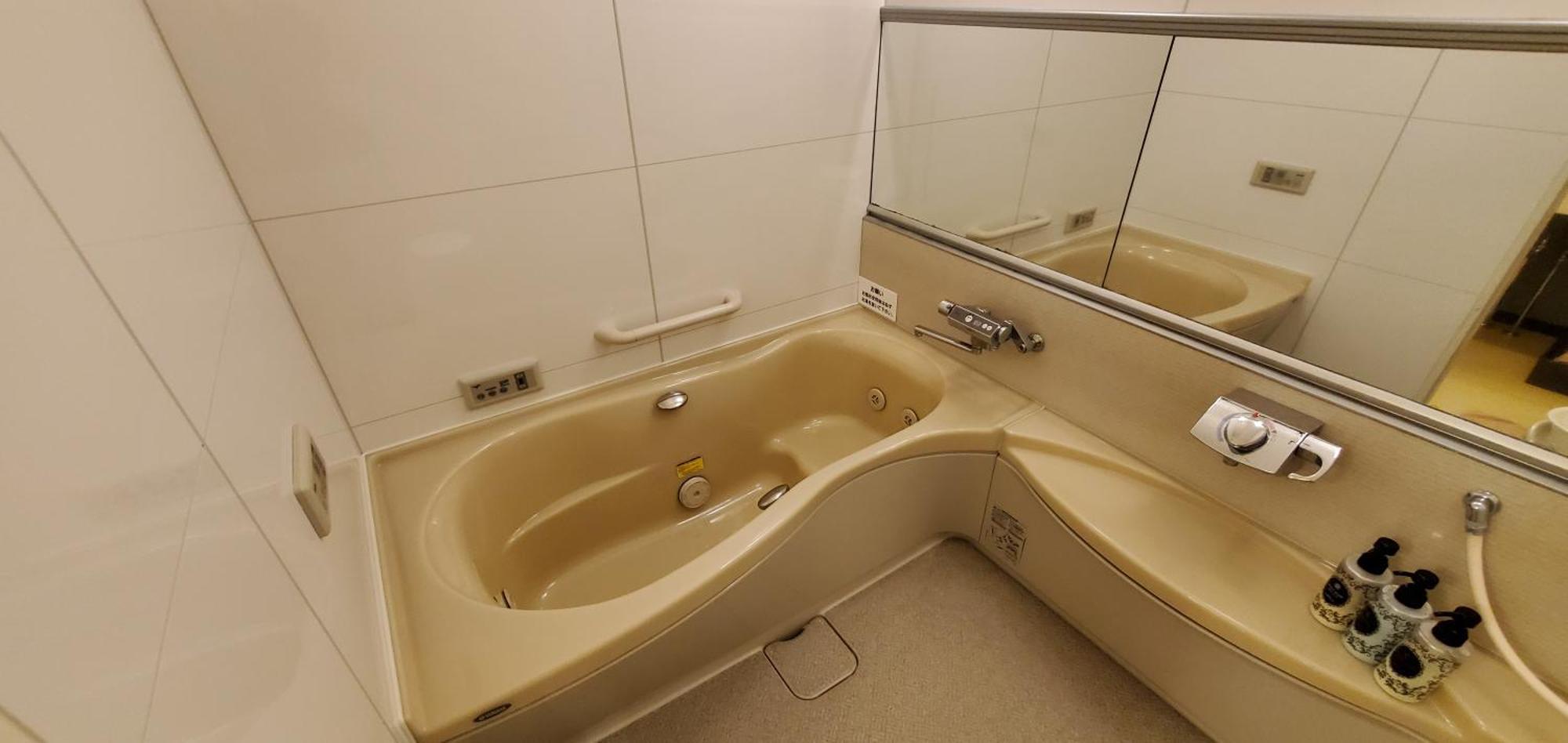 Hotel Golf Tsunashima (Adults Only) Йокогама Екстер'єр фото